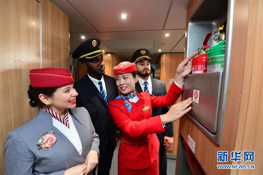 Xi’an: Tripula??o de trem-bala chinês irá contar com membros estrangeiros durante período do Festival da Primavera