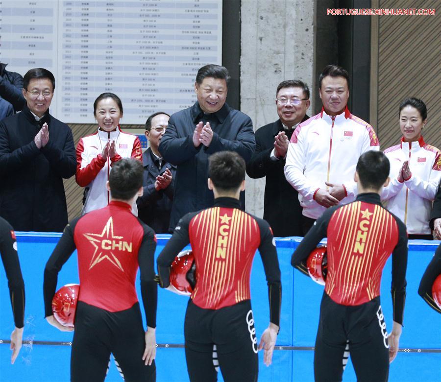 Xi visita quadros e residentes em Beijing antes da Festa da Primavera