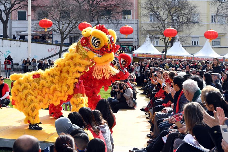 Lisboa comemora Ano Novo Chinês com apresenta??es de ópera e dan?a do drag?o