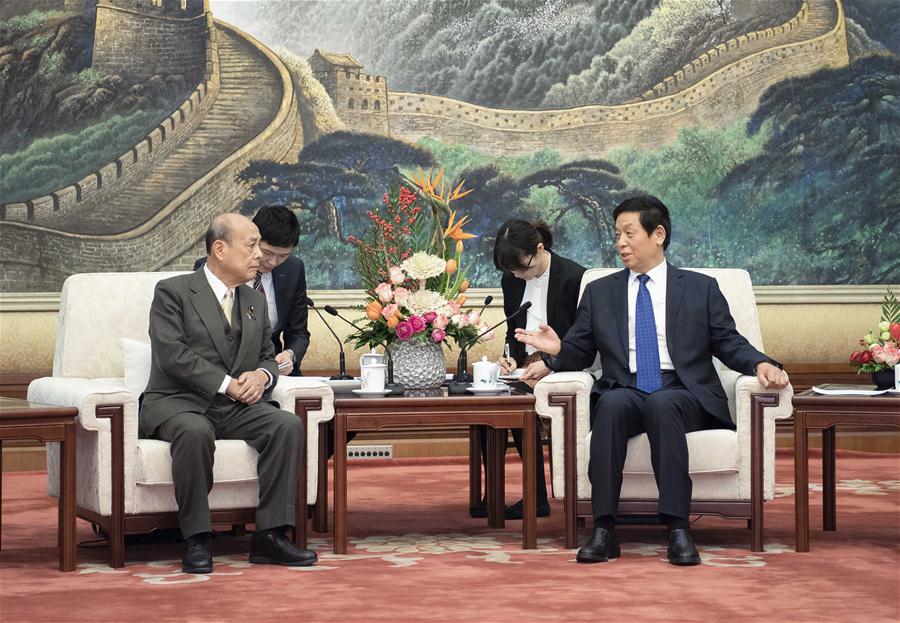 Chefe do legislativo da China promete fortalecer intercambios com assembleia nacional do Jap?o