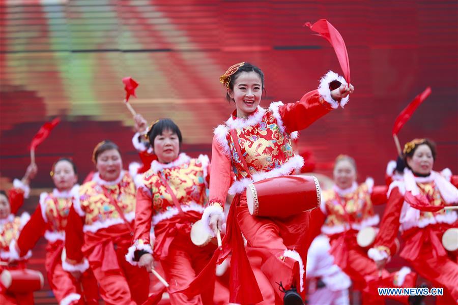 Chineses celebram o Festival da Lanternas 