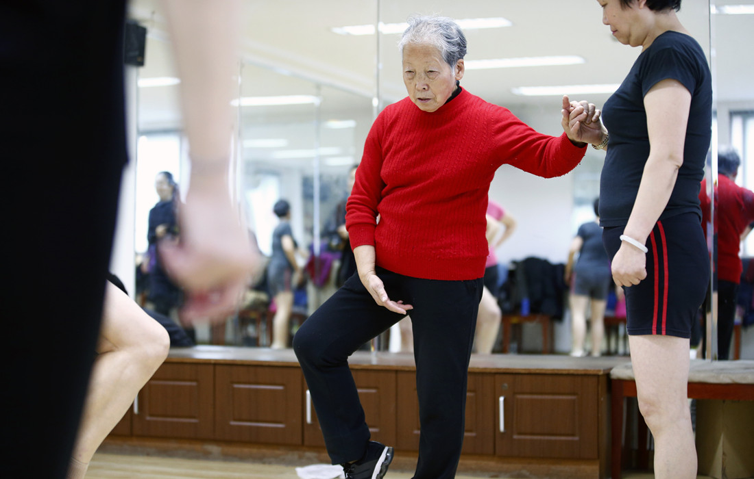 Galeria: Aos 80 anos, professora dá aulas de dan?a