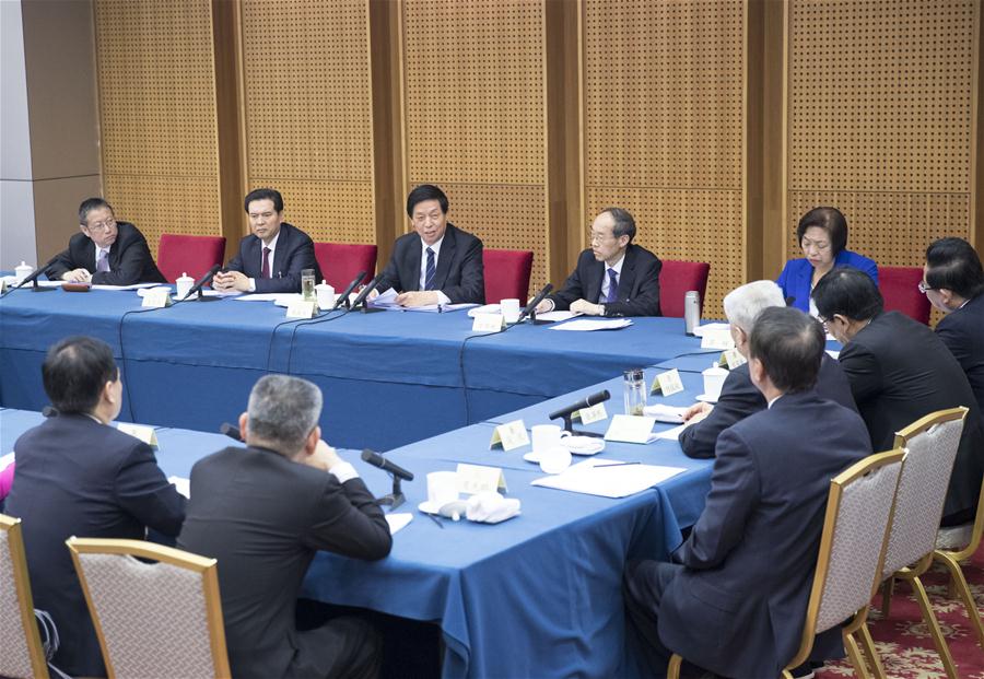 Líderes chineses se reúnem com conselheiros políticos em painéis de discuss?es