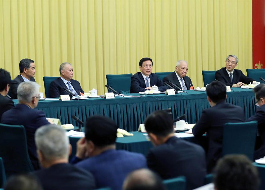 Líderes chineses se reúnem com conselheiros políticos em painéis de discuss?es