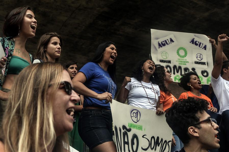 Galeria:Estudantes de S?o Paulo participam de movimento contra a mudan?a climática