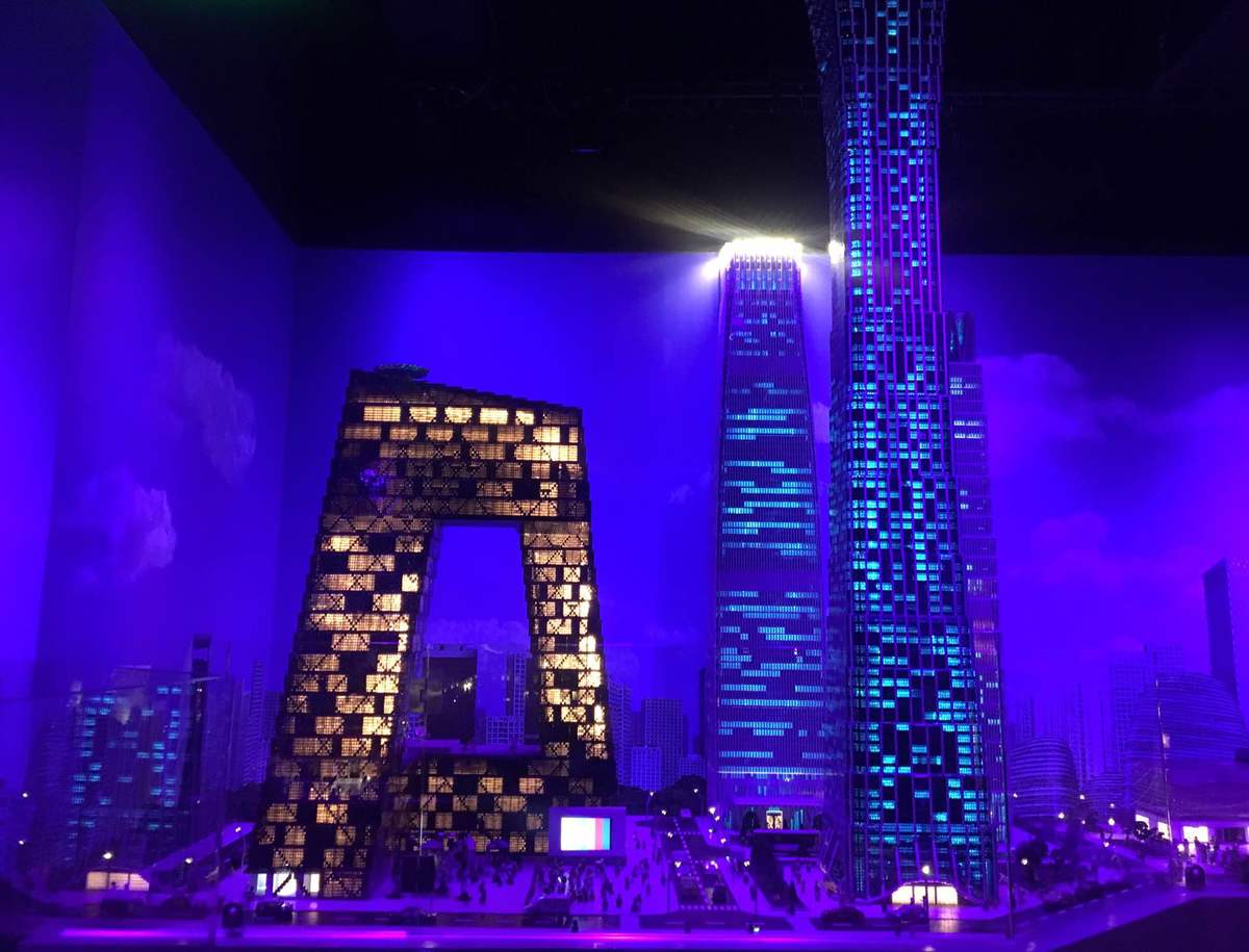 “Legolandia” apresenta miniatura de Beijing