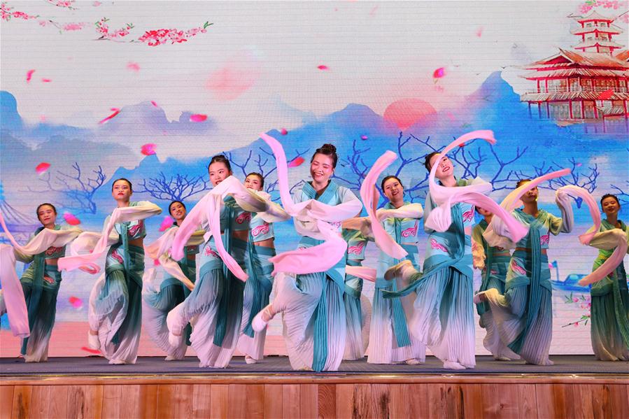 Galeria:Atividade de intercambio cultural entre jovens chineses e vietnamitas inicia em Hanói