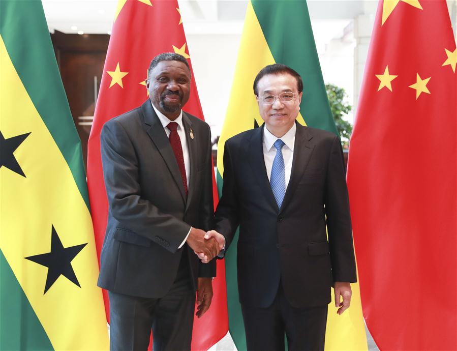 Premiê chinês reúne-se com seu homólogo de S?o Tomé e Príncipe