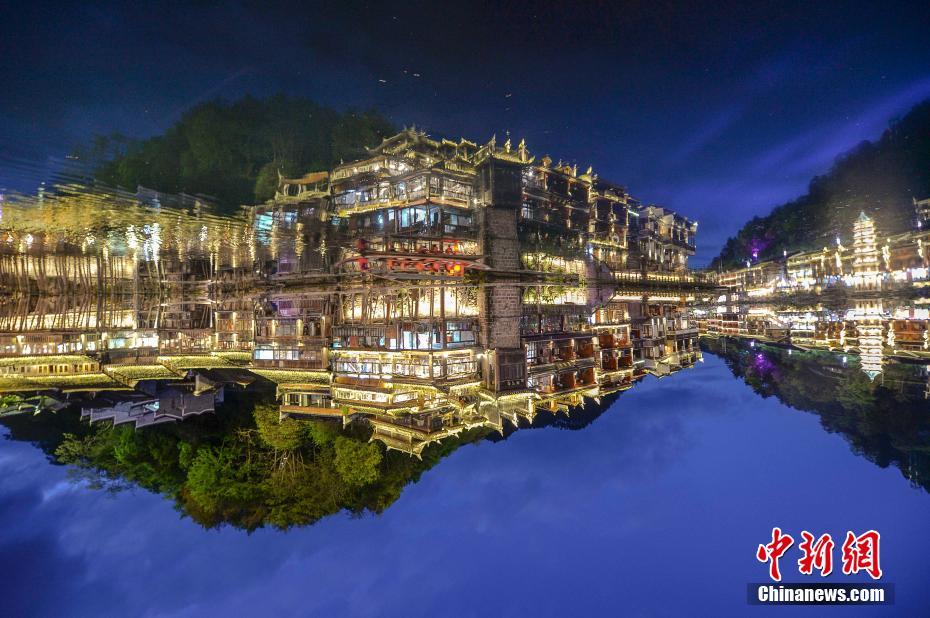 Cidade Antiga de Fenghuang：um mundo fantástico como sonho