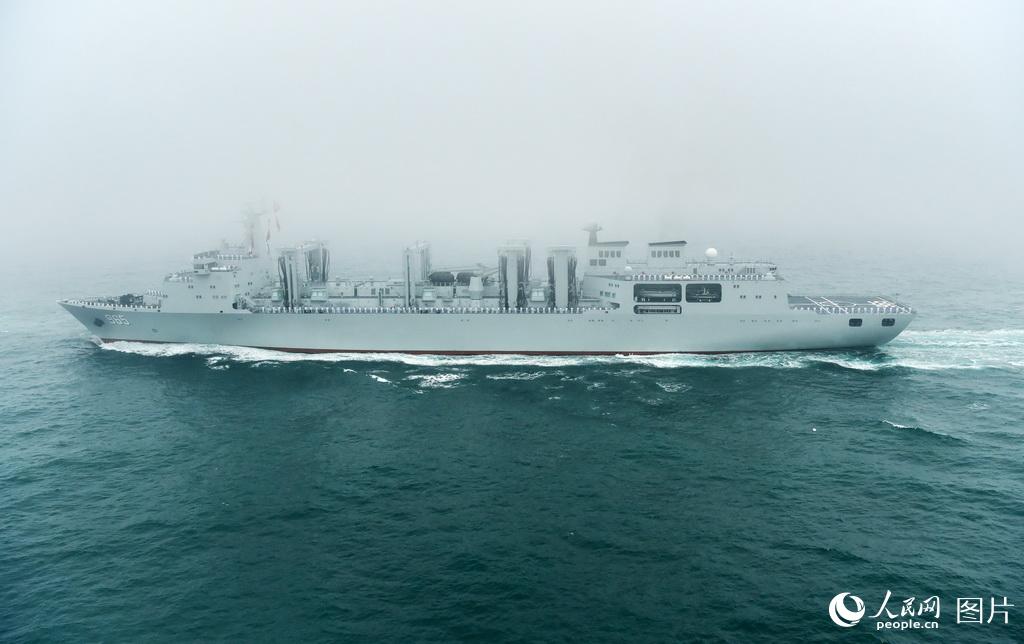 Galeria: Navios no desfile naval do 70o Aniversário da Marinha do ELP