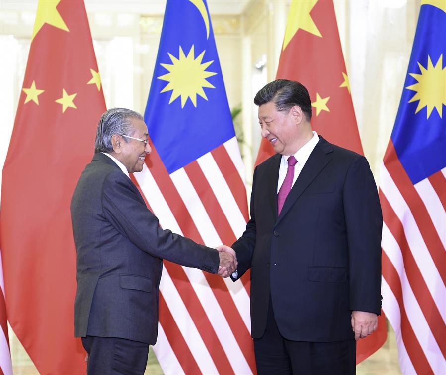 Xi Jinping se reúne com primeiro-ministro da Malásia