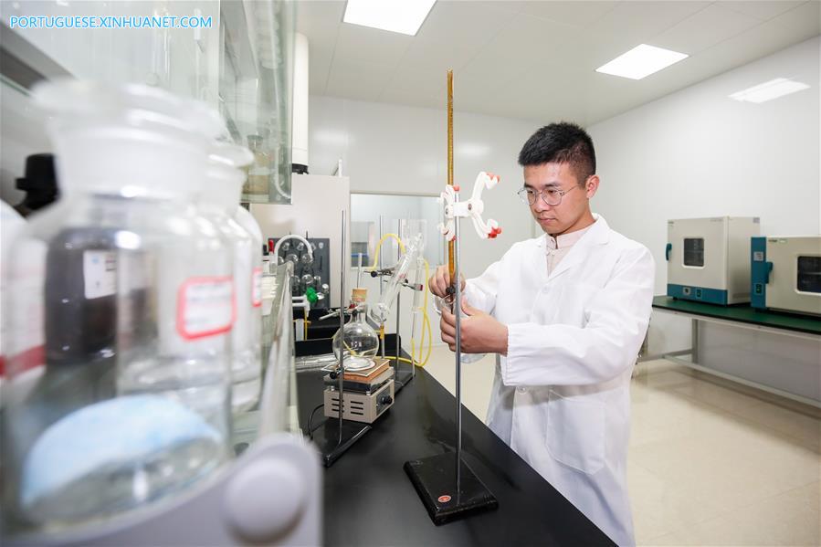Herdeiro da terceira gera??o do molho de soja Xiaowutang mantém tradi??o e busca inova??o para a empresa em Fujian