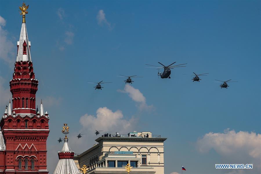 Galeria:A Rússia realiza um ensaio do desfile do Dia da Vitória na Pra?a Vermelha