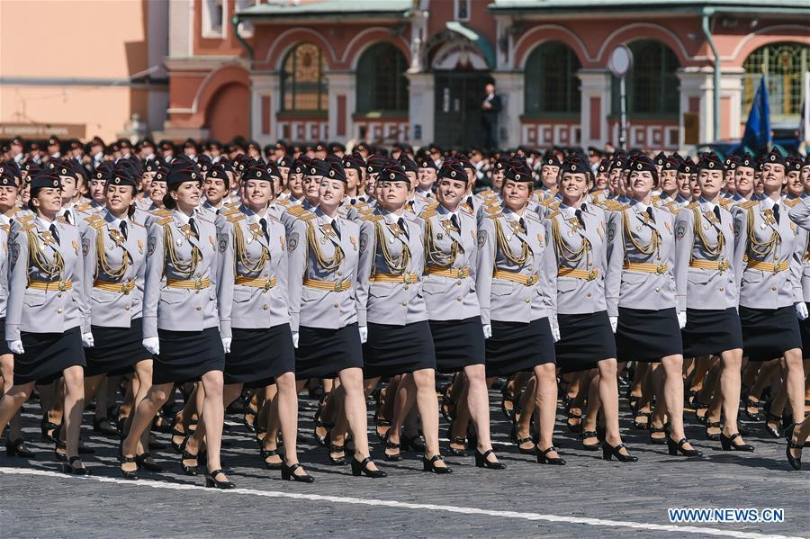 Galeria:A Rússia realiza um ensaio do desfile do Dia da Vitória na Pra?a Vermelha