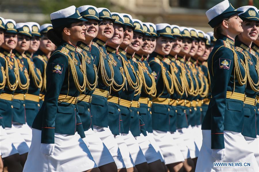 Galeria:A Rússia realiza um ensaio do desfile do Dia da Vitória na Pra?a Vermelha