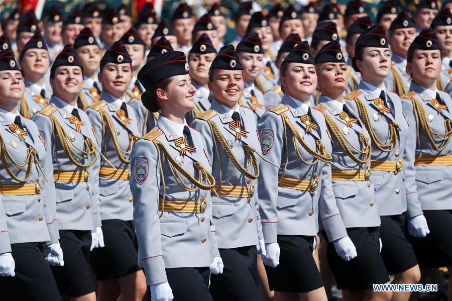 Galeria:A Rússia realiza um ensaio do desfile do Dia da Vitória na Pra?a Vermelha