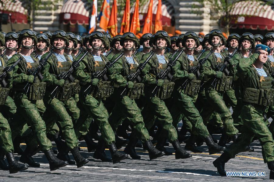 Galeria:A Rússia realiza um ensaio do desfile do Dia da Vitória na Pra?a Vermelha