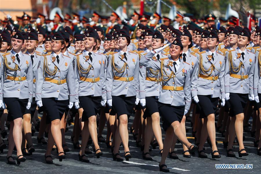 Galeria:A Rússia realiza um ensaio do desfile do Dia da Vitória na Pra?a Vermelha