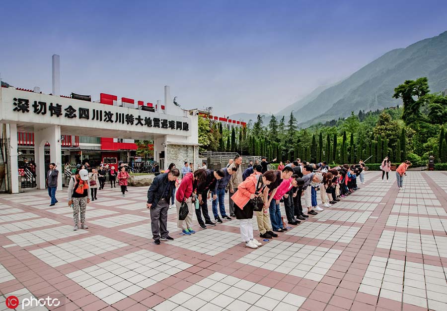 China realiza cerim?nia em homenagem as vítimas do terremoto de Wenchuan