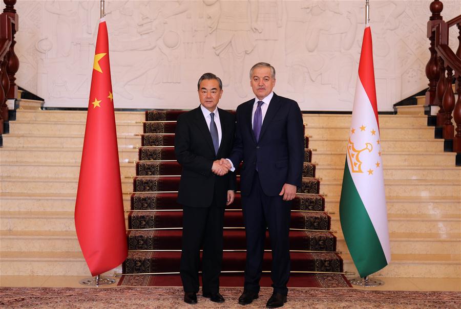 China e Tadjiquist?o devem construir em conjunto comunidade com futuro compartilhado para humanidade, diz chanceler chinês