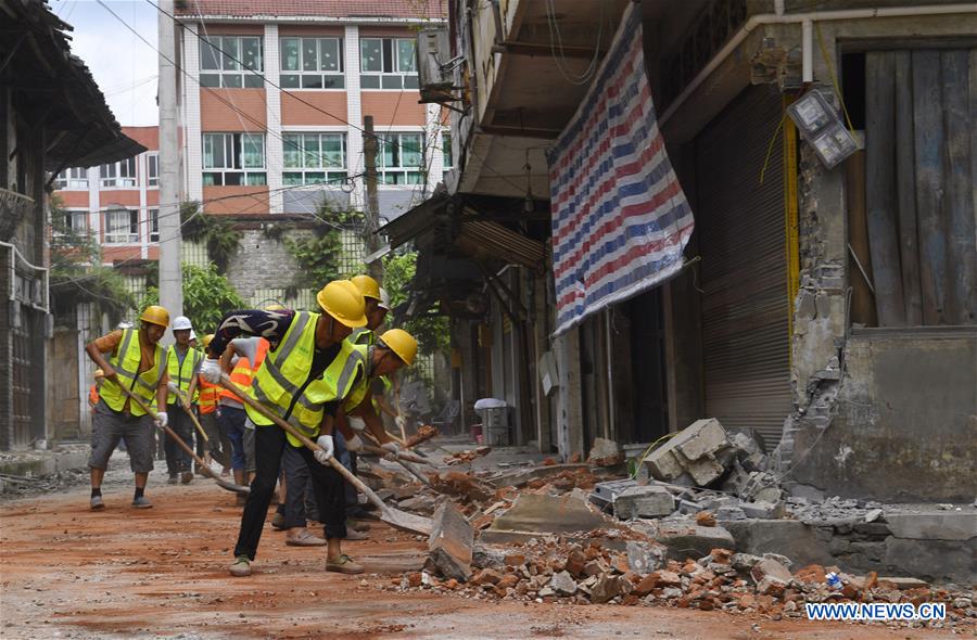 Terremoto de Sichuan: opera??es de salvamento continuam, 13 mortes contabilizadas