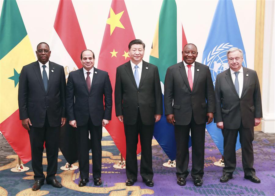 Xi apresenta proposta de 3 pontos sobre desenvolvimento de rela??es China-áfrica