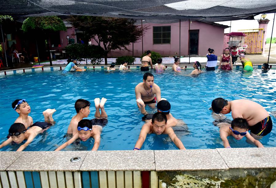 Estudantes chineses aproveitam suas férias de ver?o