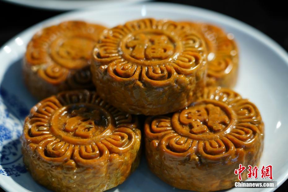 Insólito: Kunming realiza banquete com “refei??o de pedra”
