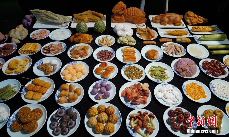 Insólito: Kunming realiza banquete com “refei??o de pedra”