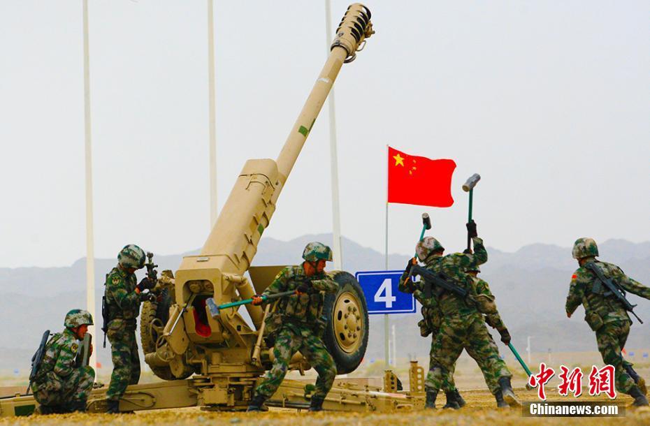 Xinjiang: mecanicos militares de seis países reúnem-se em Korla