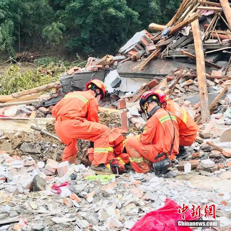 China combate o poderoso tuf?o Lekima
