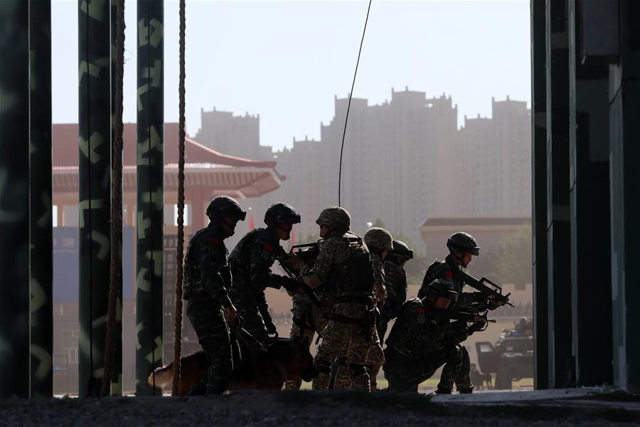 China e Quirguist?o concluem exercício conjunto de combate ao terrorismo 