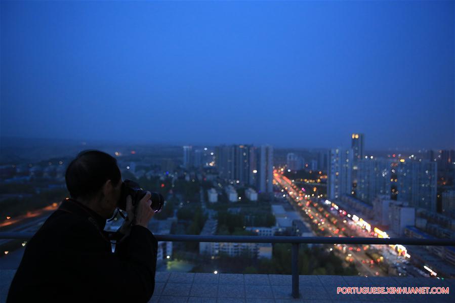 Fotos: mudan?as em Korla pelas lentes de Li Hanchao