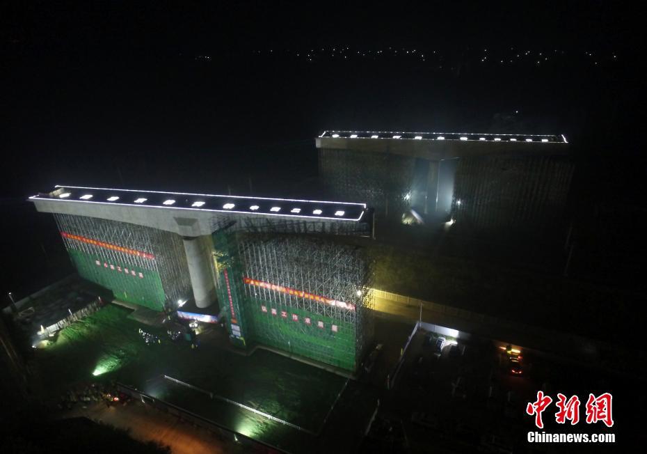 Rota??o de ponte ferroviária Tianjin-Baoding concluída com sucesso