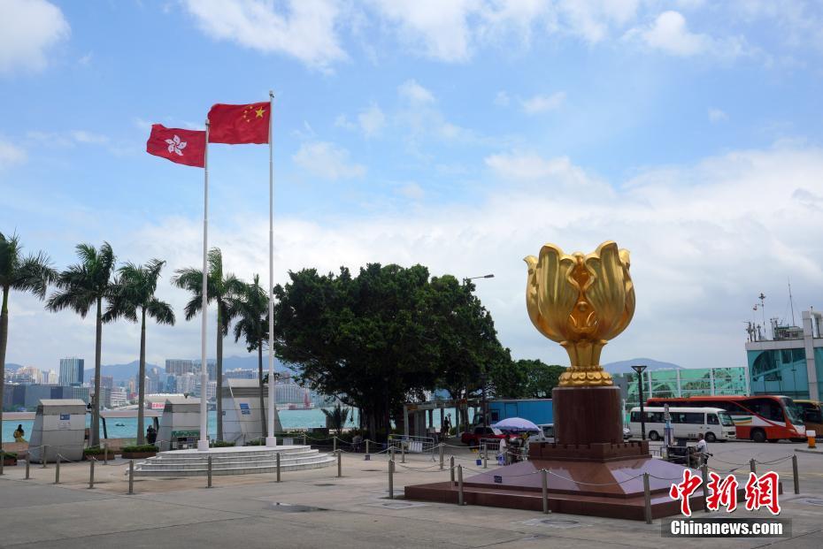 Hong Kong: visitas à Pra?a de Bauhinia Dourada diminuem devido aos eventos sociais
