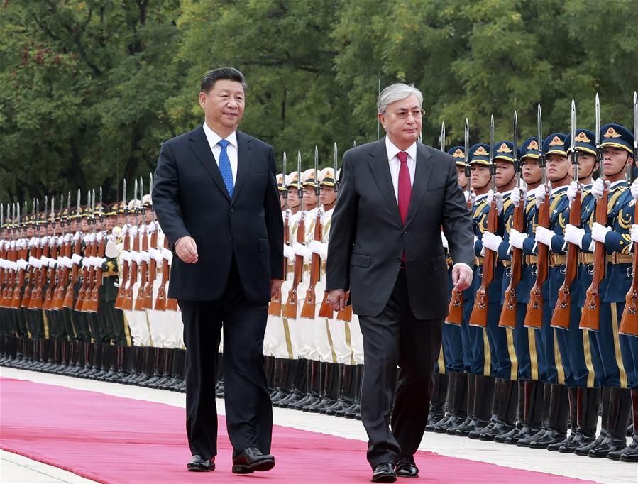China e Cazaquist?o concordam em desenvolver parceria estratégica global permanente