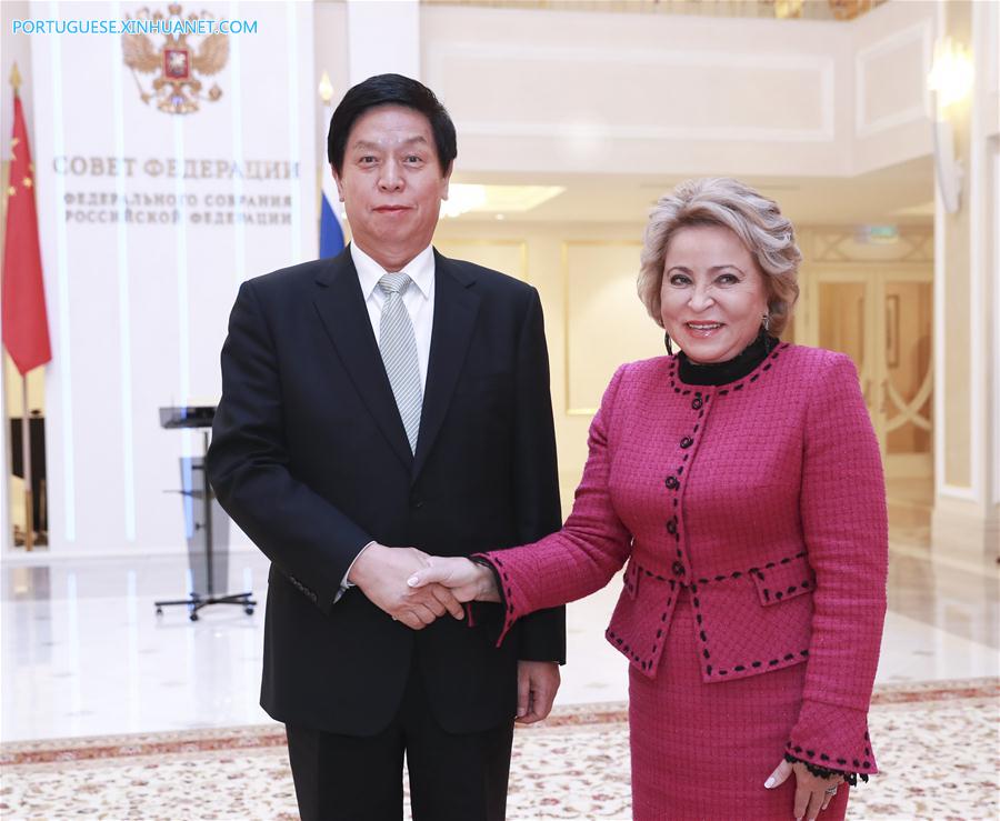 China e Rússia prometem promover coopera??o extensa e coordena??o legislativa