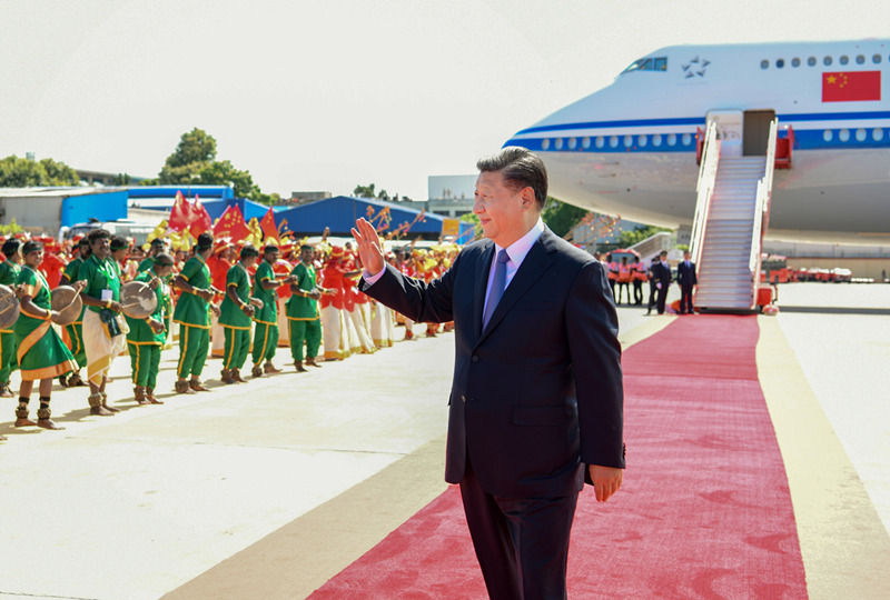 Xi recebe calorosas boas-vindas na índia