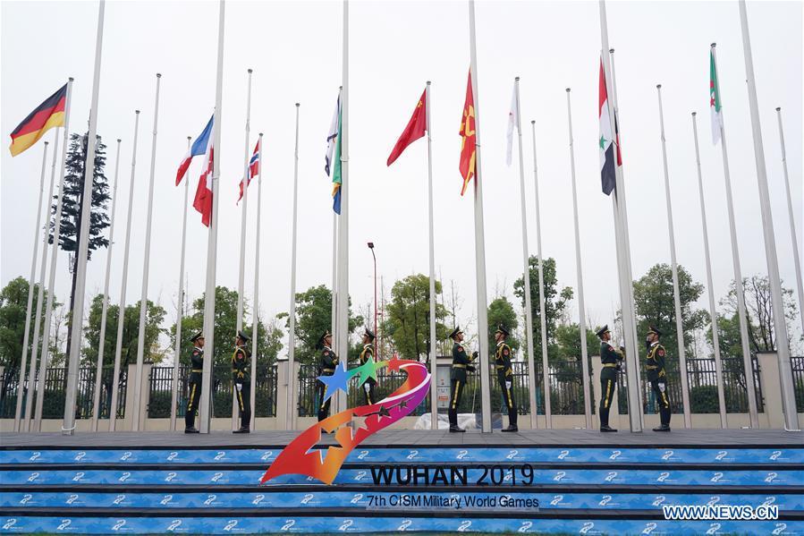 Cerim?nia de hasteamento da bandeira realizada na vila de atletas dos 7o Jogos Mundiais Militares