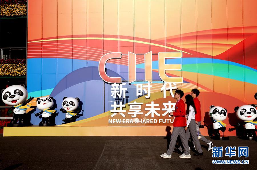 Prepara??o de estandes na 2a CIIE é concluída