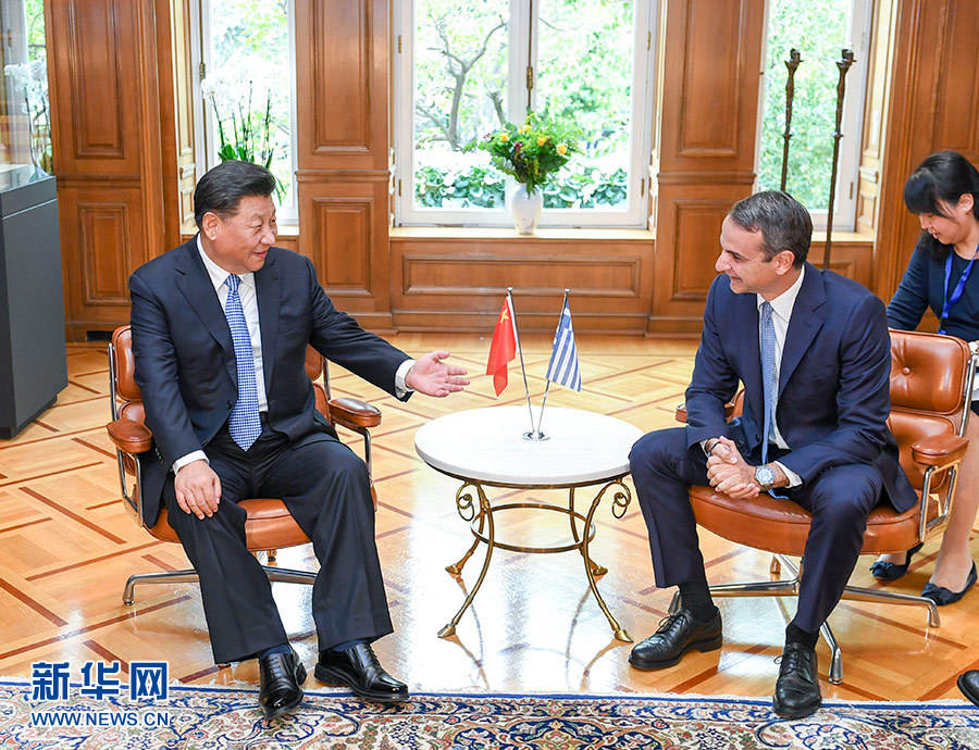 Xi e premiê grego visitam Porto de Piraeus e elogiam a coopera??o sob Iniciativa do Cintur?o e Rota