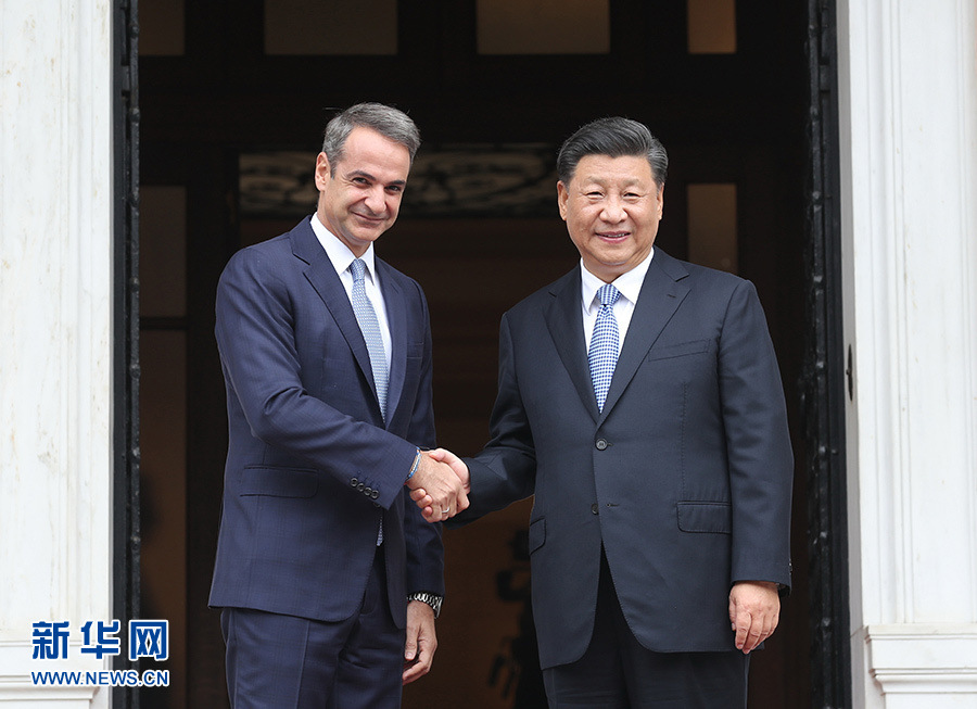 Xi e premiê grego visitam Porto de Piraeus e elogiam a coopera??o sob Iniciativa do Cintur?o e Rota
