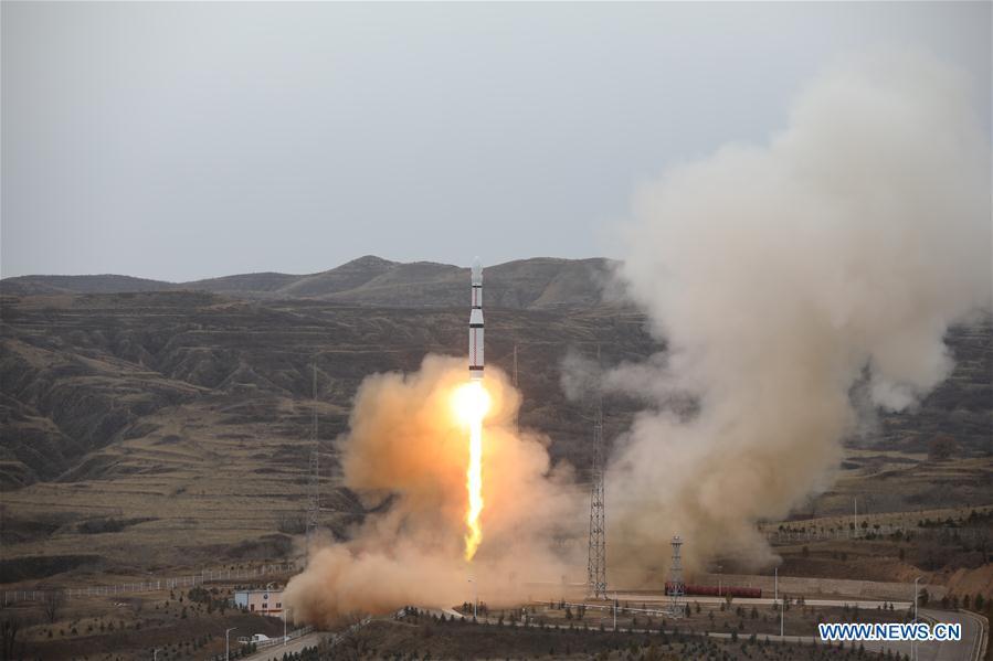 China lan?a cinco satélites à órbita com único foguete