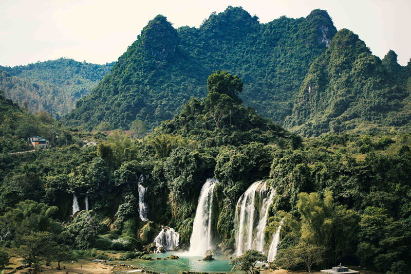 Cachoeira transnacional sino-vietnamita será projeto piloto de coopera??o turística sob iniciativa “Cintur?o e Rota”