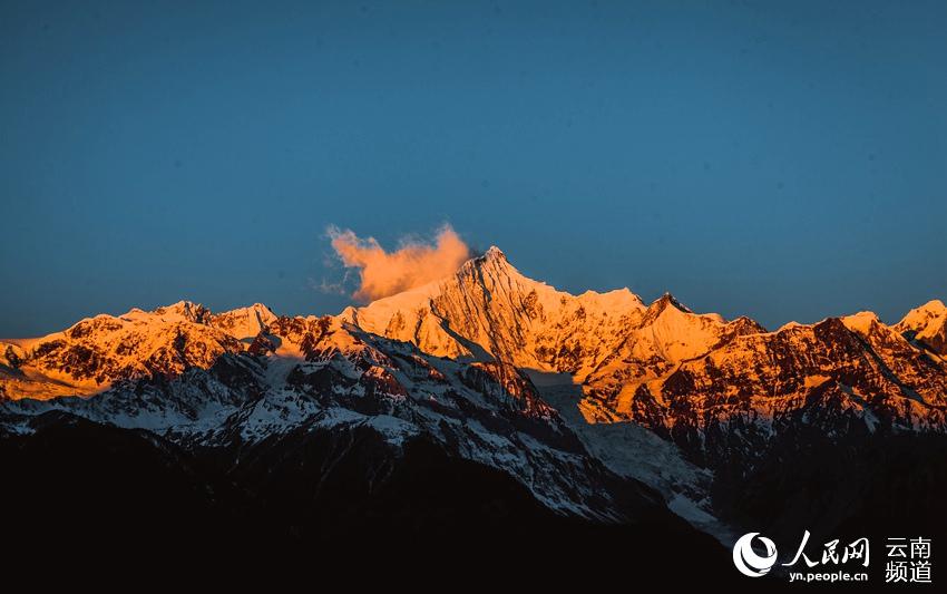 Galeria: Diqing e sua montanha coberta de neve ao nascer do sol