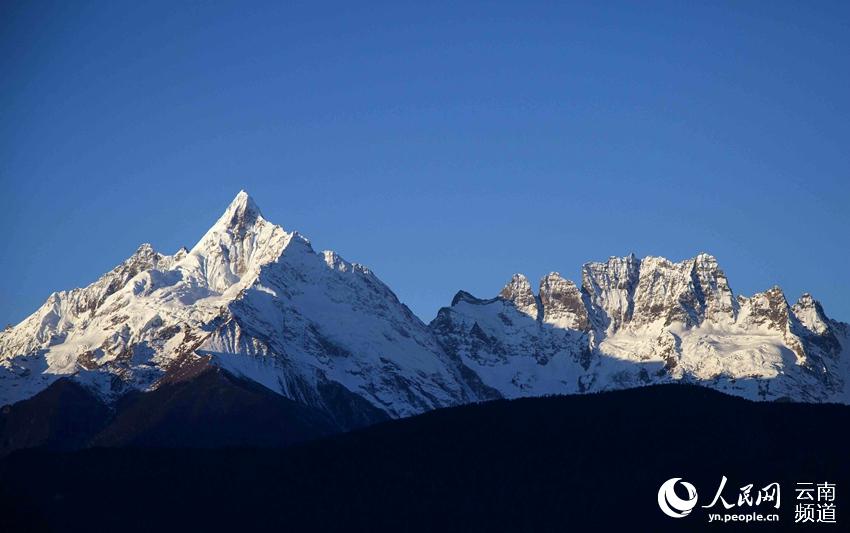 Galeria: Diqing e sua montanha coberta de neve ao nascer do sol