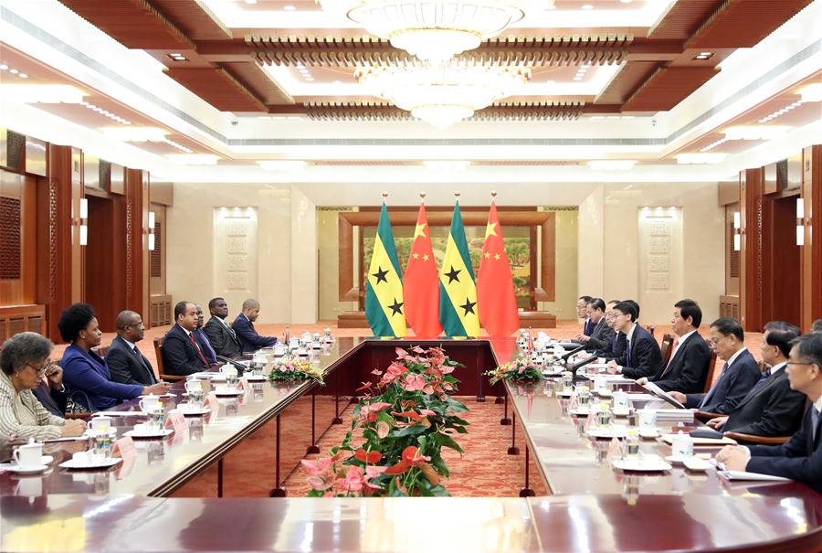 China e S?o Tomé e Príncipe prometem avan?ar la?os