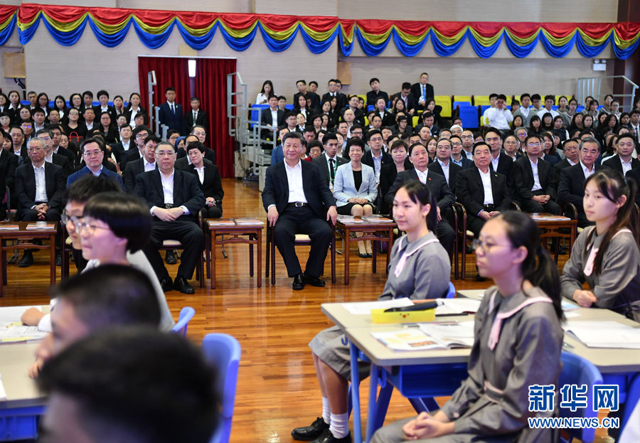 Presidente chinês elogia educa??o patriótica em Macau e pede mais esfor?os