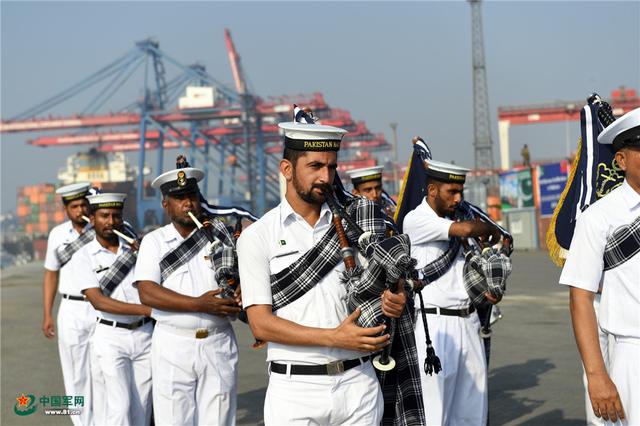 China e Paquist?o realizam exercício naval conjunto