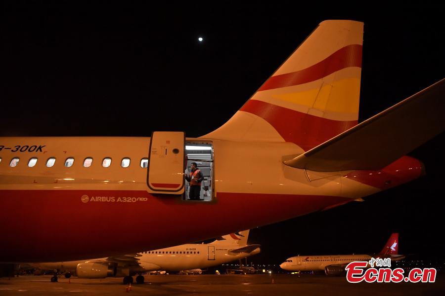 Companhia aérea realiza manuten??o de avi?es para garantir seguran?a do chunyun 